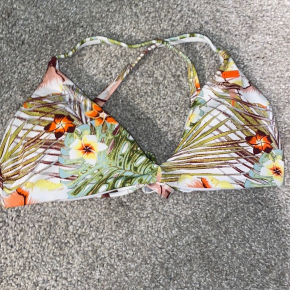 NWOT Roxy Bathing Suit Top - Picture 1 of 3